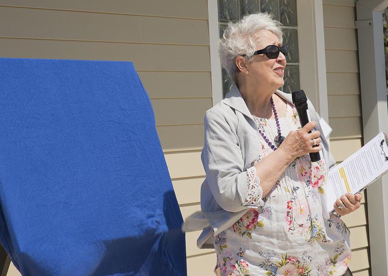 Art in Bloom Chair Jane Ellan Golde thanks the donors and the community for their participation.
